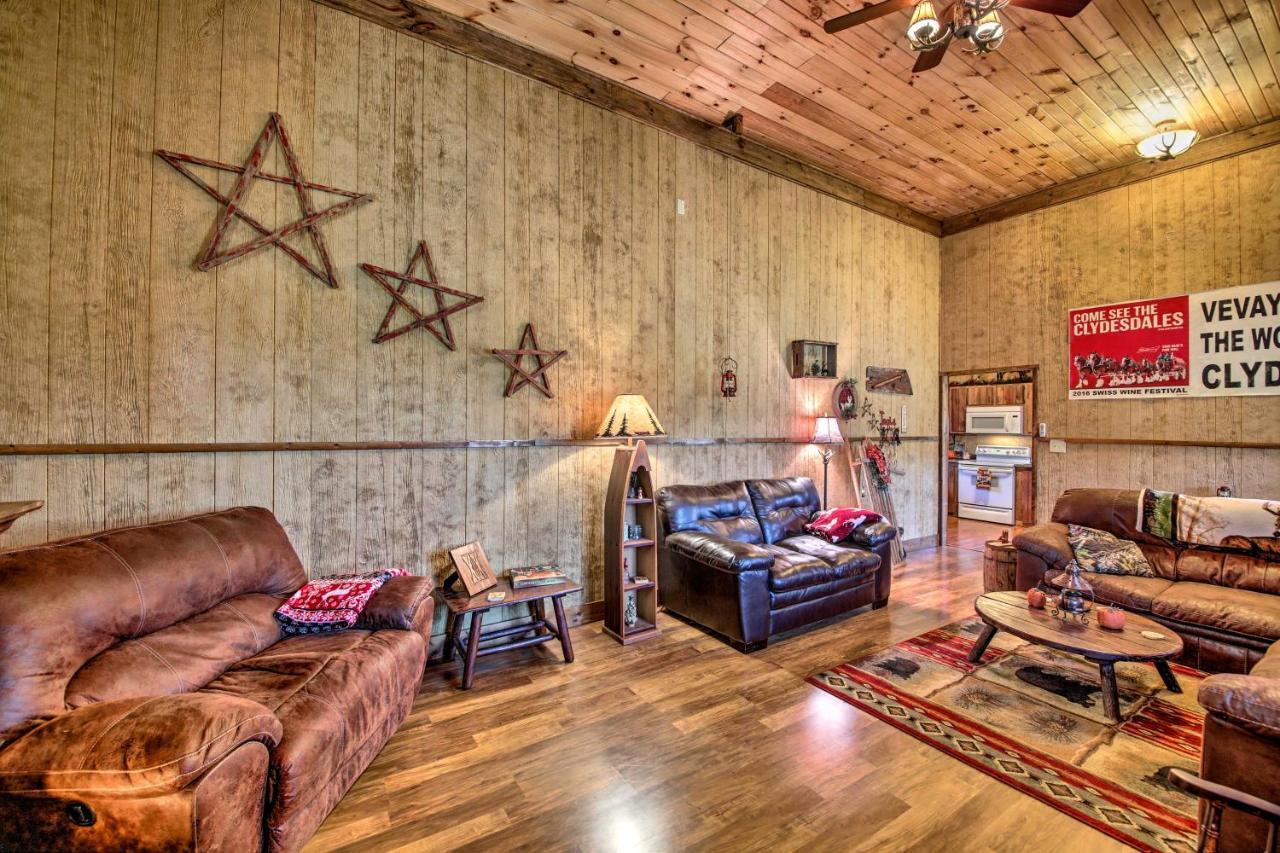 The Bovard Lodge Rustic Cabin Near Ohio River! Florence Bagian luar foto