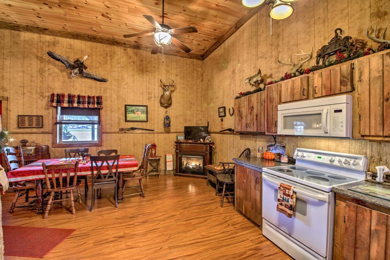 The Bovard Lodge Rustic Cabin Near Ohio River! Florence Bagian luar foto