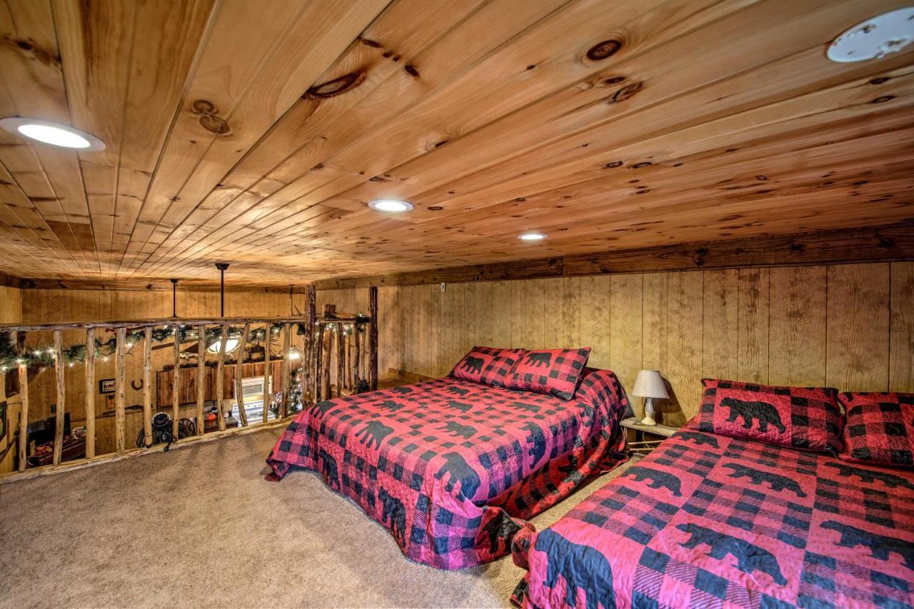The Bovard Lodge Rustic Cabin Near Ohio River! Florence Bagian luar foto